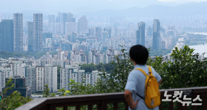 서울 남산에서 바라본 서울 시내 아파트 단지. 류영주 기자