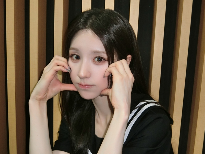 아르테미스 희진. 아르테미스 공식 트위터