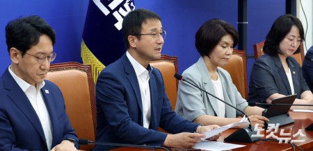 원내대책회의 주재하는 한병도 당대표 직무대행