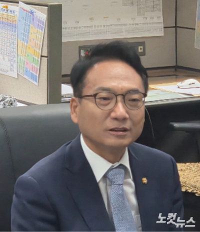 민주당 박선원 최고위원 후보가 10일 전북도의회에서 기자간담회를 하고 있다. 최명국 기자