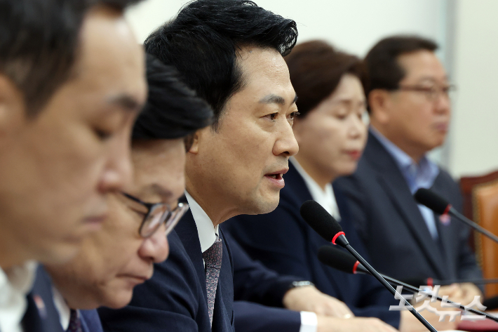 국민의힘 장동혁 대표가 10일 서울 여의도 국회에서 열린 최고위원회의에서 발언을 하고 있다. 윤창원 기자