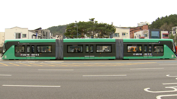 3칸 굴절 버스. 대전시 영상 캡처