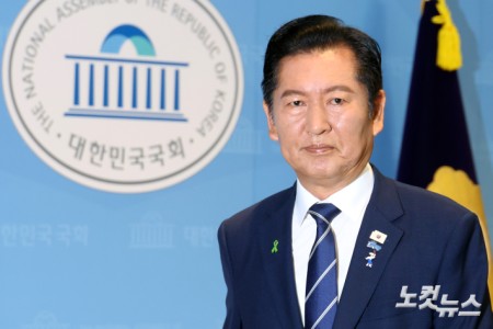 기자회견 마친 정청래 당대표 후보