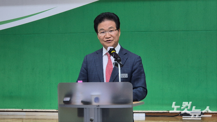 김용판 달서구청장이 13일 달서구청에서 기자회견을 열고 재정 비상체제 전환을 선언했다. 정진원 기자