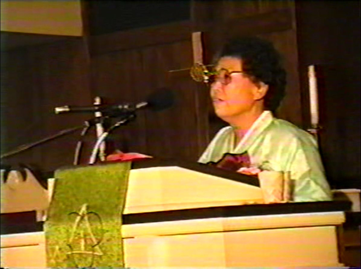 1992년 미국을 찾아 증언 등 활동을 하는 황금주의 모습. 전쟁과여성인권박물관 제공