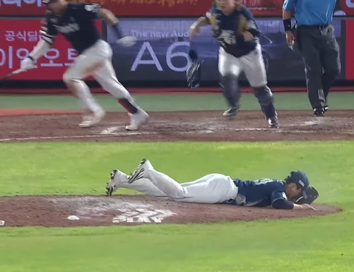 타구를 맞고 쓰러진 NC 다이노스 투수 임지민. KBO SNS 영상 캡처