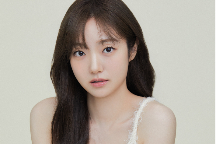 김혜준은 배우에 도전하게 된 계기에 대해 "어렸을 때 부터 아이돌 춤을 따라 하는 것을 좋아했지만 남 앞에서 나서는 게 싫었다"며 "끼가 없다고 생각해 그런 싹을 없애고 지냈지만, 고3때 안 하면 후회할 거 같아서 연극영화과에 진학하게 된 것"이라고 밝혔다. 매니지먼트mmm 제공