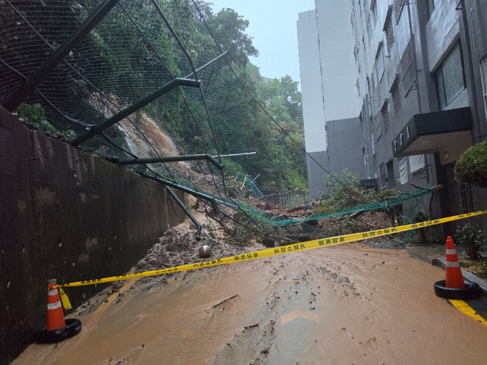 거제 산사태. 경남소방본부 제공 