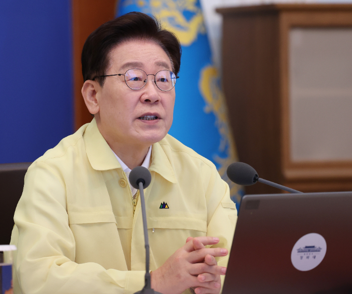 이재명 대통령이 18일 청와대에서 열린 제1회 을지국무회의에서 발언하고 있다. 연합뉴스