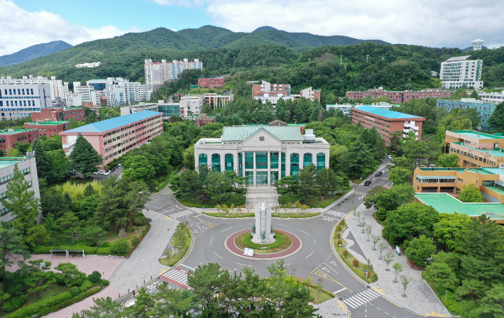 하늘에서 바라 본 울산대학교 캠퍼스 전경. 울산대 제공