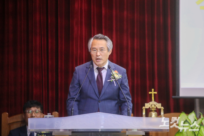 전북지방회장 노성용 목사가 기념 예식에서 설교를 전하고 있다. 최화랑 기자