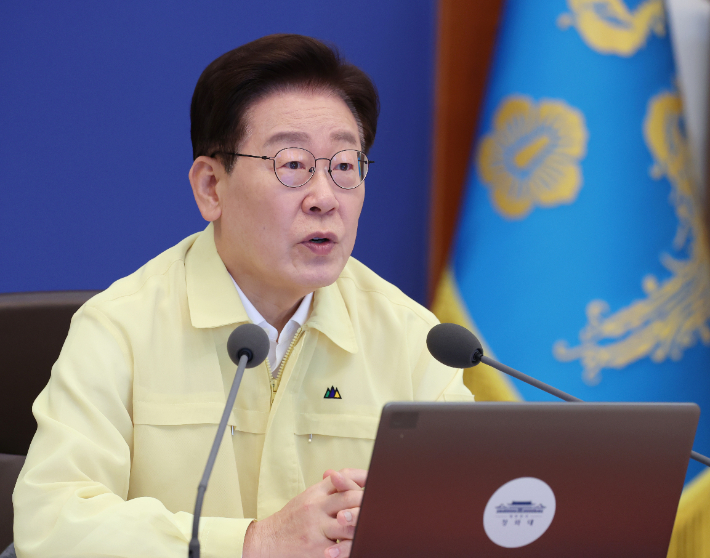 이재명 대통령이 18일 청와대에서 열린 제1회 을지국무회의에서 발언하고 있다. 연합뉴스