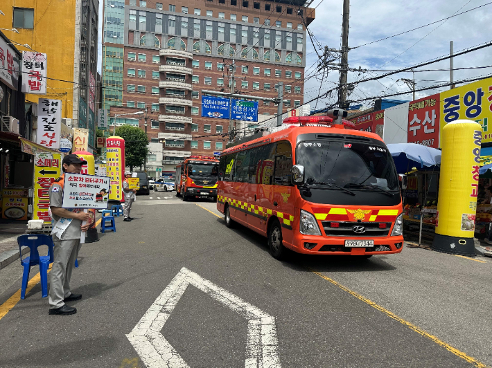전남광주통합특별시 소방본부가 오는 20일 전남광주 주요 도로에서 '소방차 길 터주기 긴급출동 실전훈련'을 실시한다. 광주특별시 제공