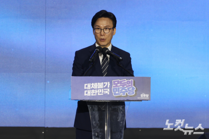 윤창원 기자