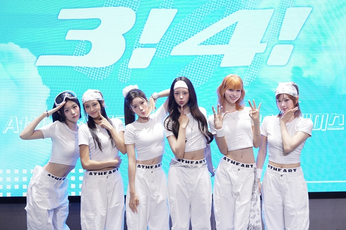 앳하트는 '3!4!' 음원 발매 후 오는 9월 중 이를 바탕으로 한 멀티 폼 드라마 '3+4!'도 공개한다. 타이탄콘텐츠 제공
