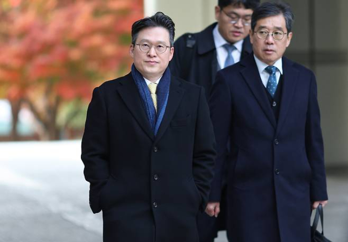김선규 전 고위공직자범죄수사처 부장검사(왼쪽). 연합뉴스