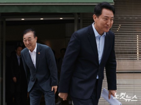 김윤덕 국토교통부 장관과 오세훈 서울시장이 20일 오전 서울 중구 커퍼런스하우스 달개비에서 