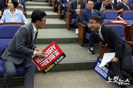 대화하는 김민석 대표-한병도 원내대표