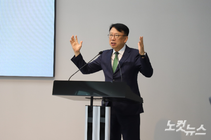 매정교회 새성전 기공감사예배 설교중인 김영걸 목사(포항동부교회 위임목사). 김일현 기자