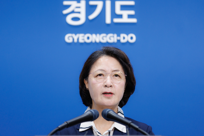 추미애 경기지사가 지난 5일 경기도청 브리핑룸에서 경기도 재정 관련 기자회견을 하는 모습. 경기도 제공