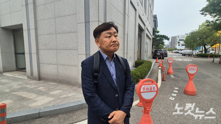 21일 경찰 소환 조사를 마친 김관영 전 전북지사가 취재진의 질의에 답하고 있다. 심동훈 기자