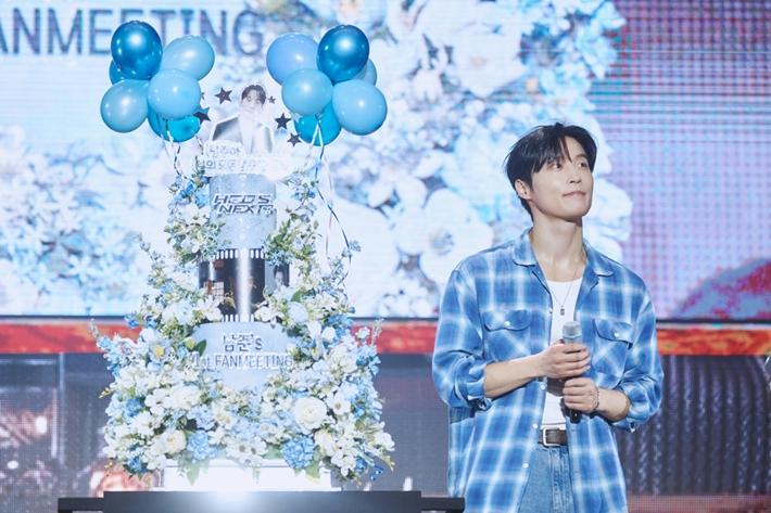 이날 공개된 허남준의 공식 팬덤명은 '준회원'이다. 에이치솔리드 제공