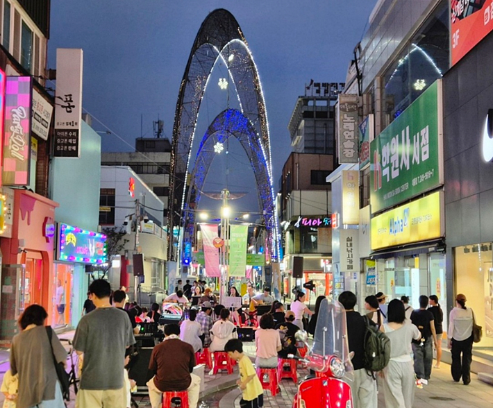 지난 22일 중앙상가에서 진행한 2026 중앙상가 거리문화행사. 포항시 제공