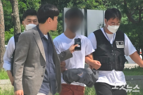 존속살해 등의 혐의를 받는 10대 A군. 독자 제공