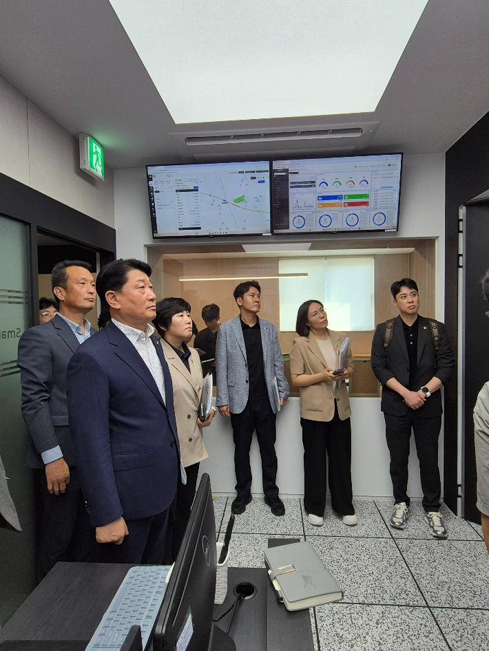 미래산업위 미래 성장전략 모색 현장 방문. 통합특별시의회 제공