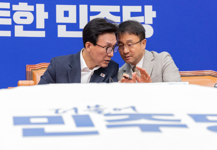 김민석 합당 시동 '부릉', 혁신당 경계의 눈 '부릅'…왜?