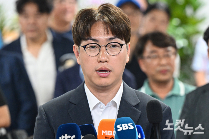전 청와대 AI미래기획수석인 하정우 더불어민주당 부산 북구갑지역위원장이 차기 중소벤처기업부 장관 후보군에 오르고 있다. 류영주 기자