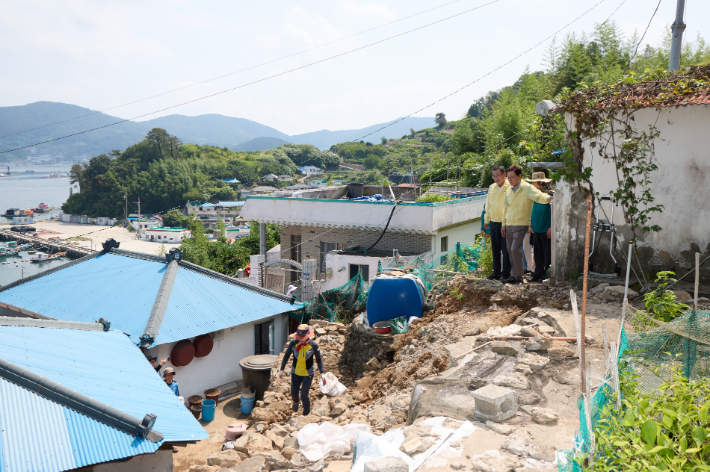 통영 곤리도 수해 복구. 통영시청 제공 