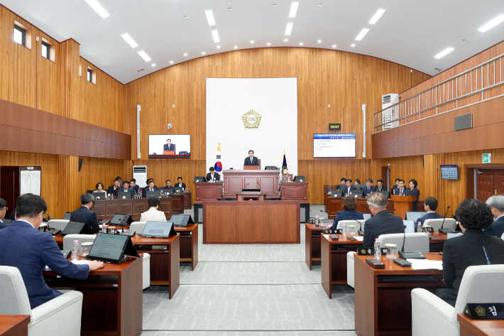 제300회 경주시의회 임시회 제1차 본회의. 경주시의회 제공