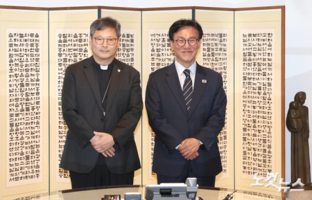 정순택 대주교 예방한 김민석 대표