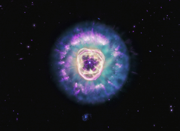 제임스 웹 우주망원경의 중적외선기기(MIRI)로 관측한 사자성운. NASA, ESA, CSA, STScI; 이미지 처리: 알리사 페이건(Alyssa Pagan, STScI)