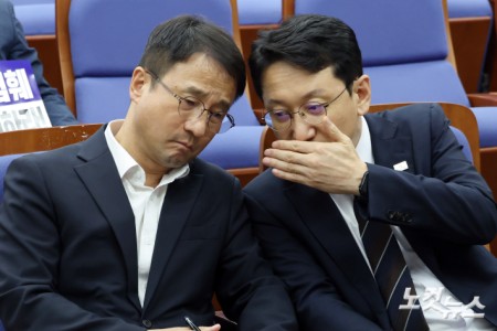 대화하는 한병도-천준호