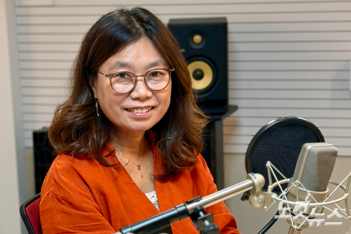 출판사왓 신연전 대표. 박혜진 아나운서