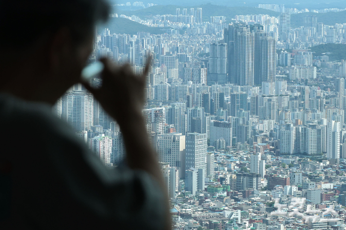 서울 남산타워에서 바라본 아파트 단지의 모습. 류영주 기자