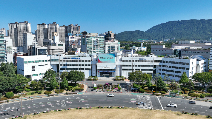 창원시청 전경. 창원시 제공 