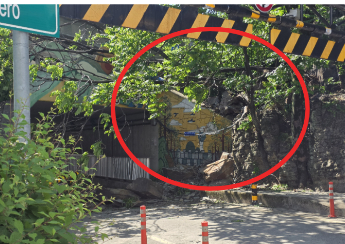 지난 5월 암벽 붕괴 보행자 사망 사고가 발생한 대구 남구 봉덕동 지하차도 인근 현장. 대구안전생활실천시민연합 제공 
