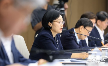 한성숙 국무총리가 28일 서울 중구 대한상공회의소에서 열린 