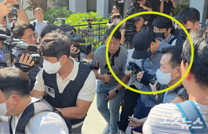영장실질심사를 마치고 법원에서 나오는 부 경장. 이창준 기자