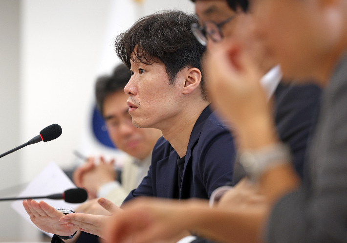 박지성 K-축구 혁신위원회 공동위원장이 지난 7월 27일 서울 종로구 국립현대미술관 서울관에서 열린 K-축구 혁신위원회 4차 회의에서 발언하고 있다. 문화체육관광부 제공