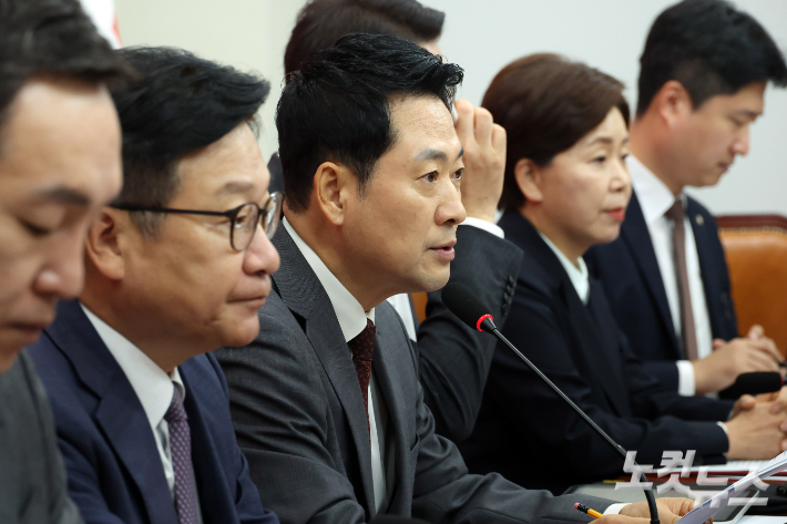 국민의힘 장동혁 대표가 31일 서울 여의도 국회에서 열린 최고위원회의에서 발언을 하고 있다. 윤창원 기자