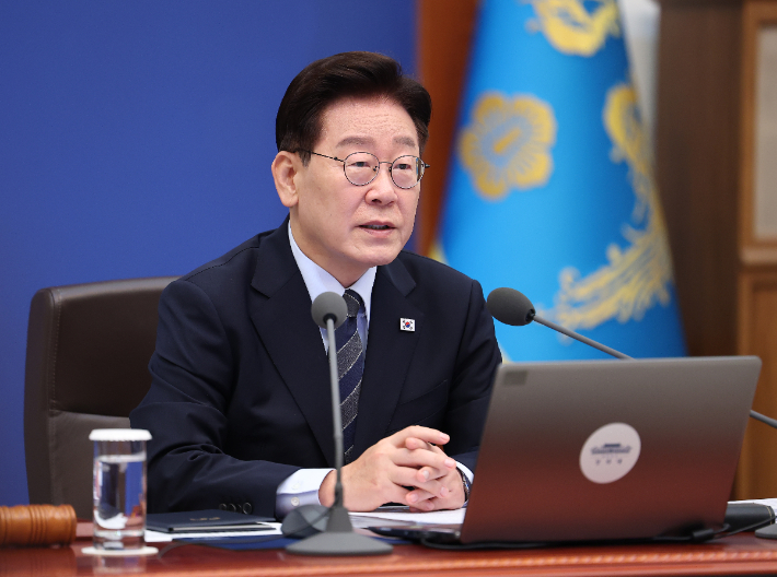 이재명 대통령이 1일 청와대에서 열린 국무회의에서 발언하고 있다. 연합뉴스