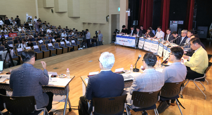 전주시는 8월 31일 '광역 폐기물 처리 소각시설 건립 사업 전문가 초청 공개 대토론회'를 열었다. 전주시 제공