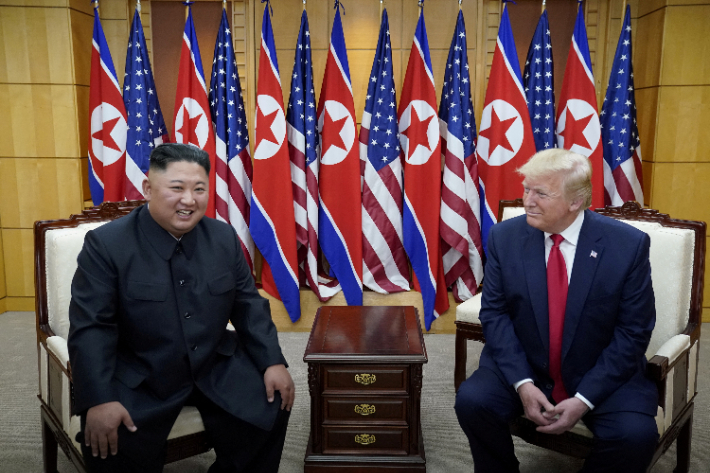 2019년 6월 판문점서 만난 북미 정상. 연합뉴스