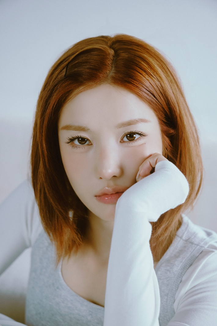 권은비는 새 타이틀곡 '데자부'가 무척 마음에 들었다고 밝혔다. RBW 제공