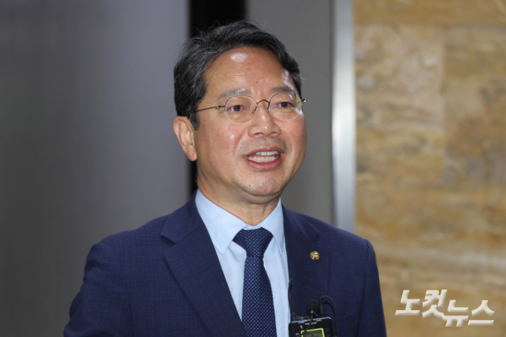 윤창원 기자