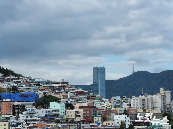흐린 부산. 김혜민 기자 